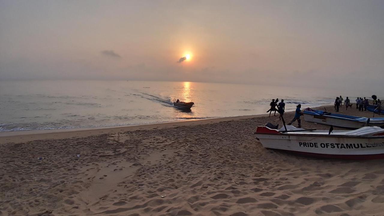 Kunam Beach Rest Inn Batticaloa Exterior foto
